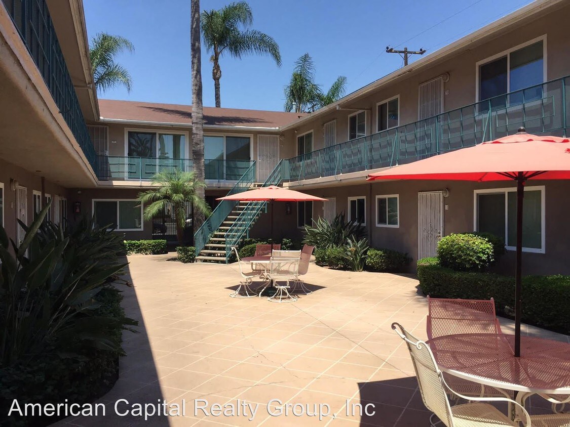 Foto principal - 17710 Woodruff Ave