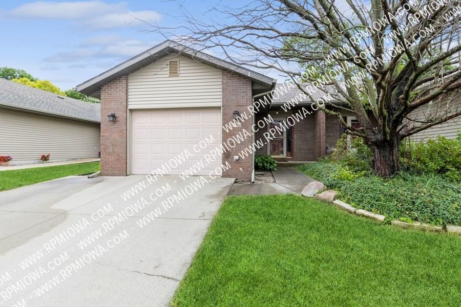 Primary Photo - AFFORDABLE TOWNHOME!! 3 Bed, 2 Bath Townho...