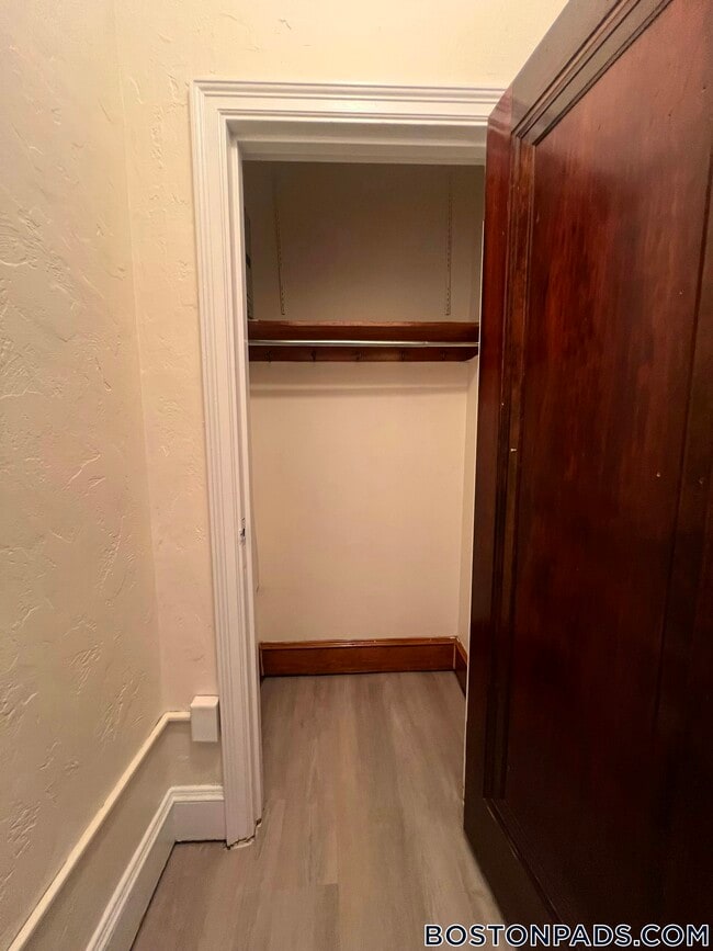 Building Photo - 2 Elmwood Ave