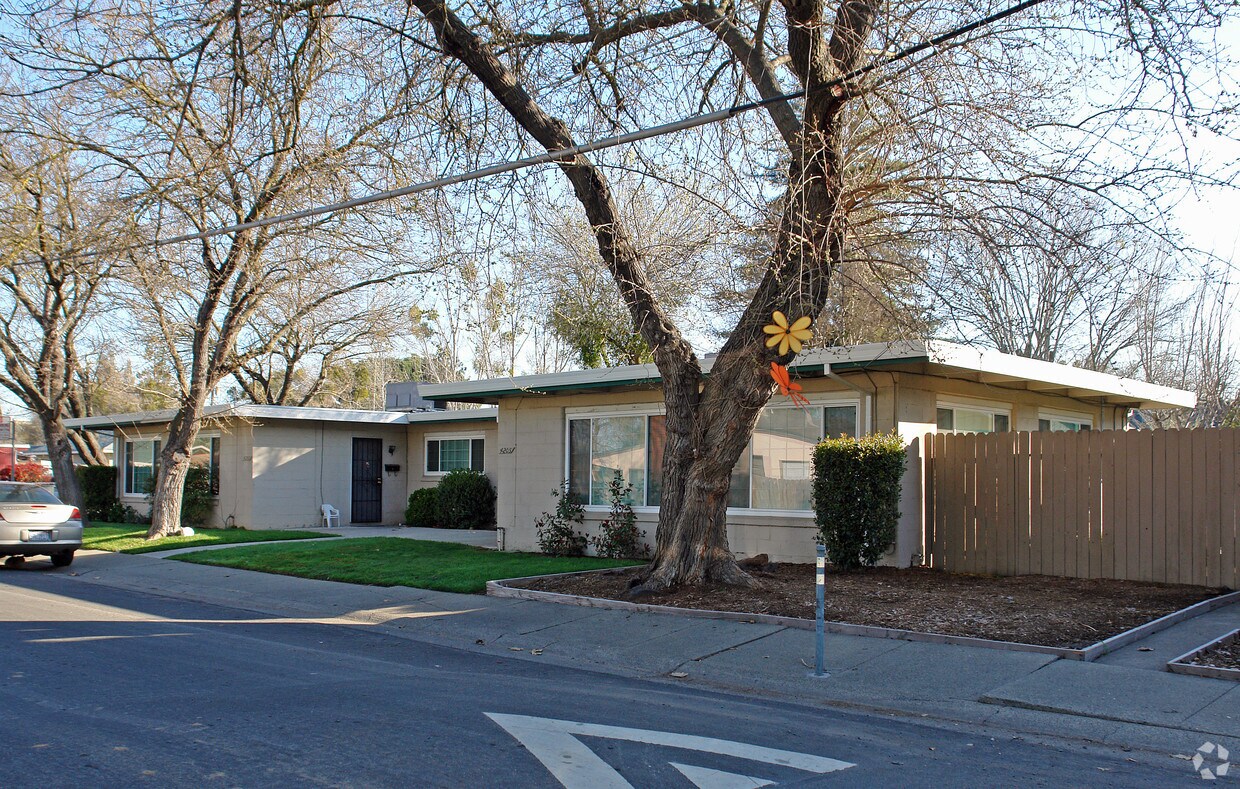 Foto principal - 4201 22nd St