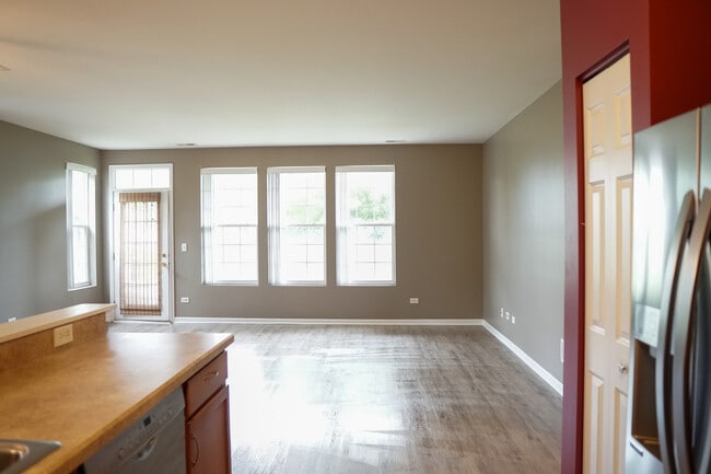 Building Photo - 1574 Millbrook Dr