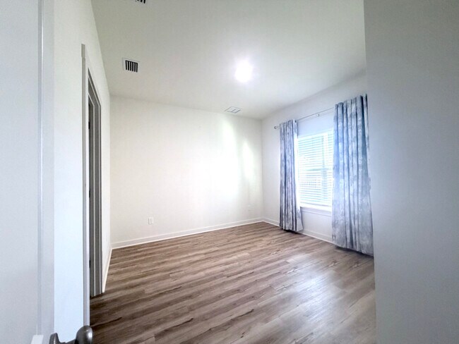 Foto del edificio - 2323 Discovery Loop