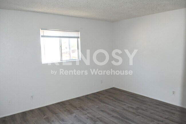 Foto del edificio - 1733 E Cambridge Ave