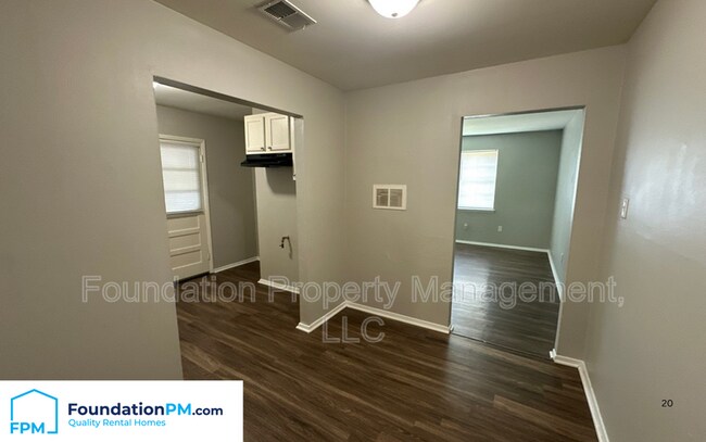 Foto del edificio - 1056 Hudson St