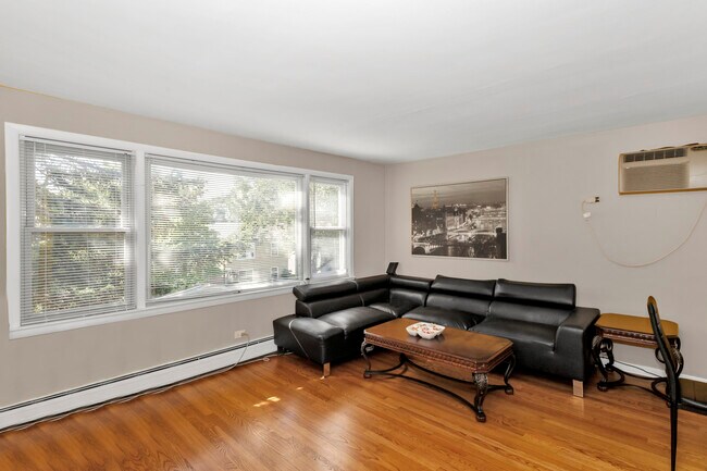 Foto del edificio - 2317 N 74th Ave