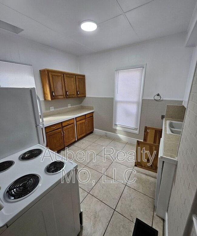 Building Photo - 518 N Osage St