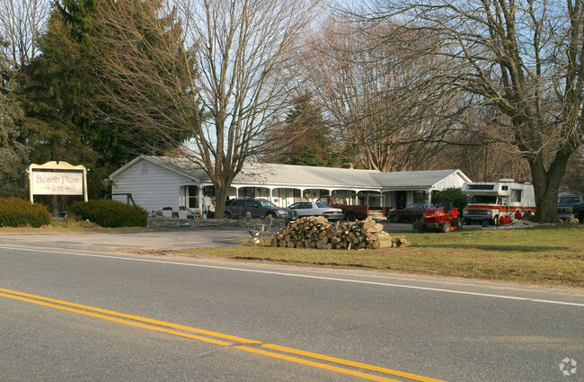 Building Photo - 1935 Boston Post Rd