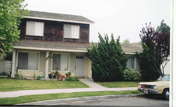 Building Photo - 510 L Ct