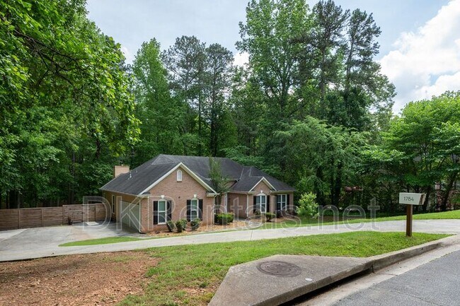 Building Photo - 1784 Brittany Chase NW