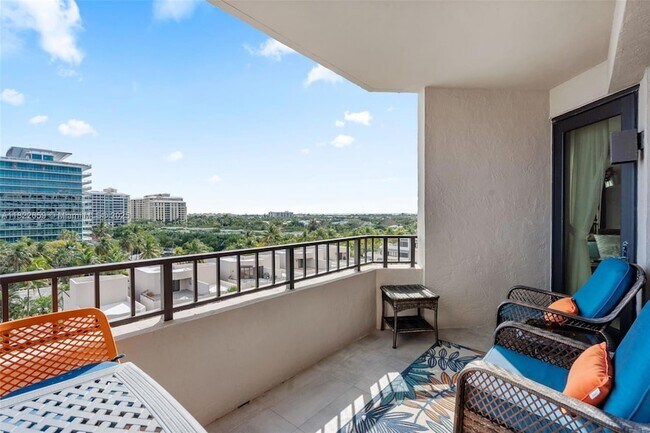 Foto del edificio - 201 Crandon Blvd