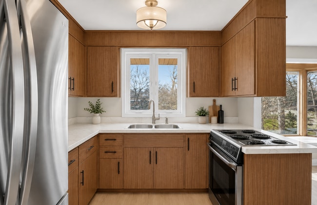 Building Photo - 2512 Timber Dr