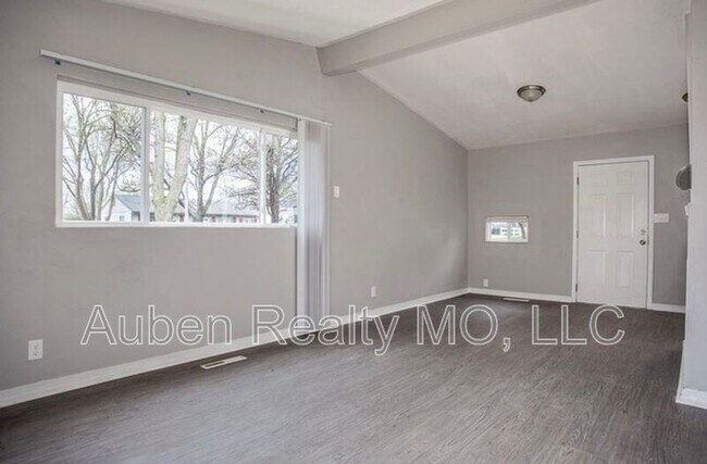 Foto del edificio - 7400 E 87th St