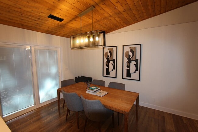 Building Photo - Available Soon! Turn key Furnished Univers...