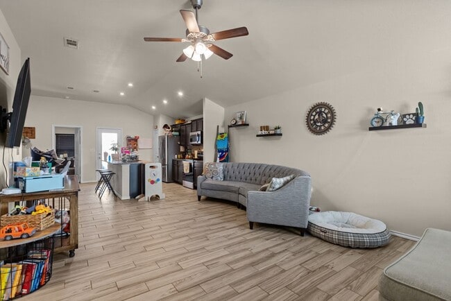 Foto del edificio - 9008 Rice Ave