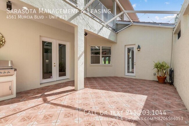 Foto del edificio - 4561 Murcia Blvd