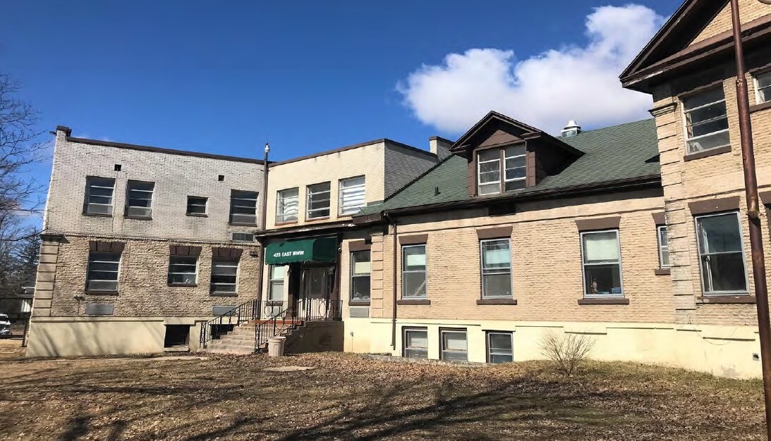 Foto principal - 423 E Irwin St