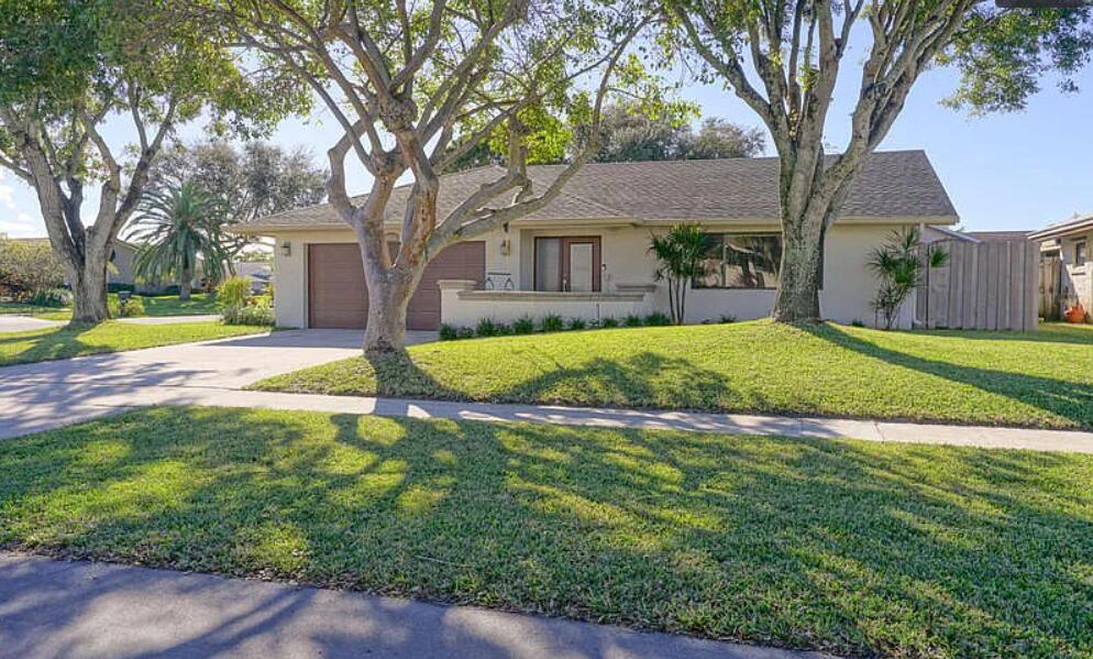 Primary Photo - 6633 Amberwoods Dr