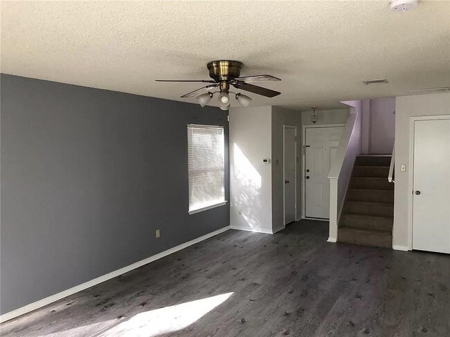 Building Photo - 8605 Cretys Cove