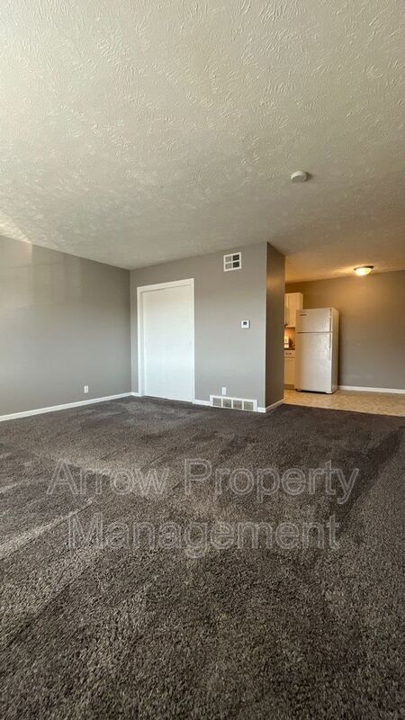 Building Photo - 1335 N 27th St