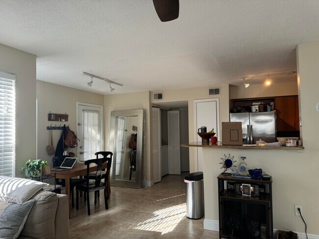 Foto del edificio - 1020 Crystal Way