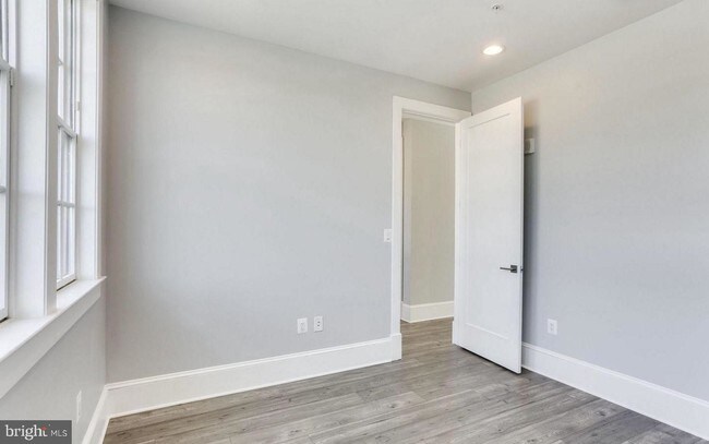 Foto del edificio - 1383-1385 H St NE