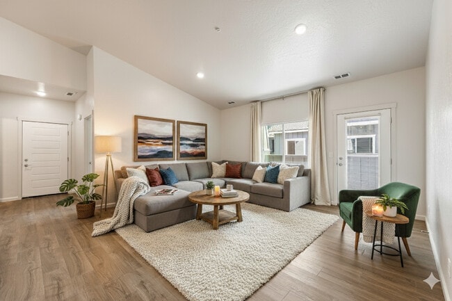 Building Photo - Heritage Villas