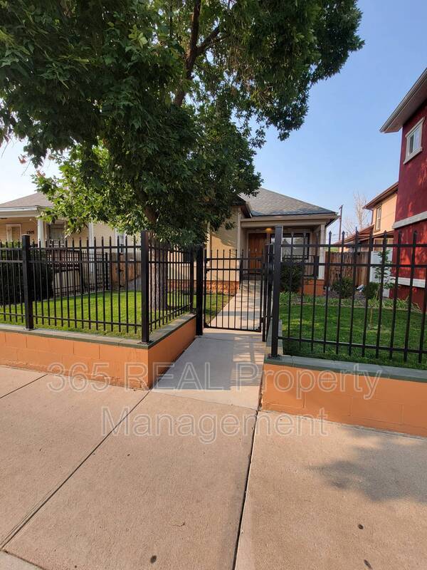 Building Photo - 1503 9th St
