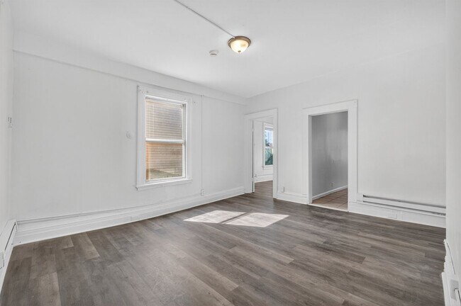 Building Photo - 49 S Hamilton St