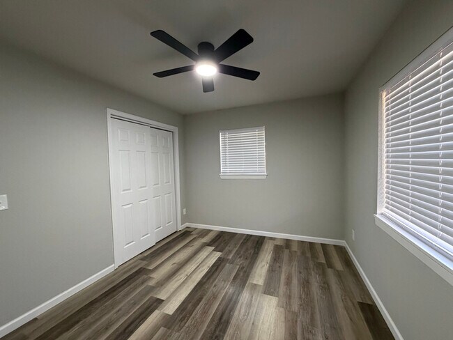 Foto del edificio - 501-507 W Spruce St