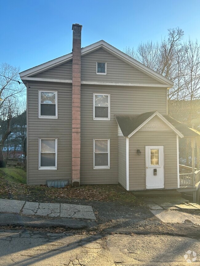 Building Photo - 34 Grand St