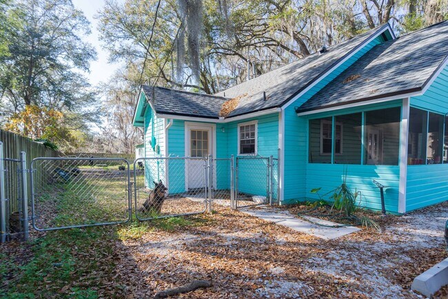 Building Photo - Beautiful House Near Downtown!!!