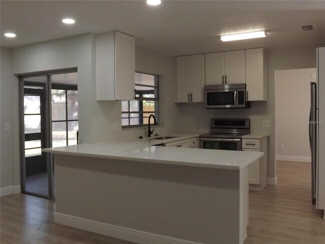 Building Photo - 5515 Albert Dr