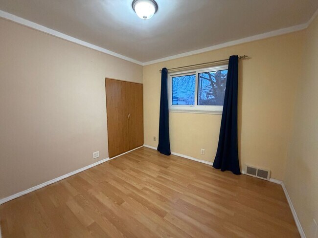 Foto del edificio - 25125 Campbell Ave