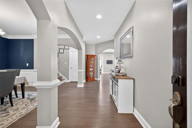 Building Photo - 7819 Brass Lantern Dr