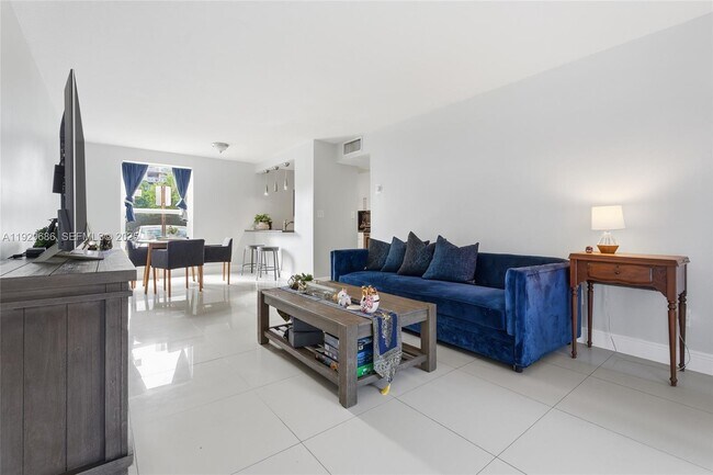 Foto del edificio - 2160 SW 16th Ave