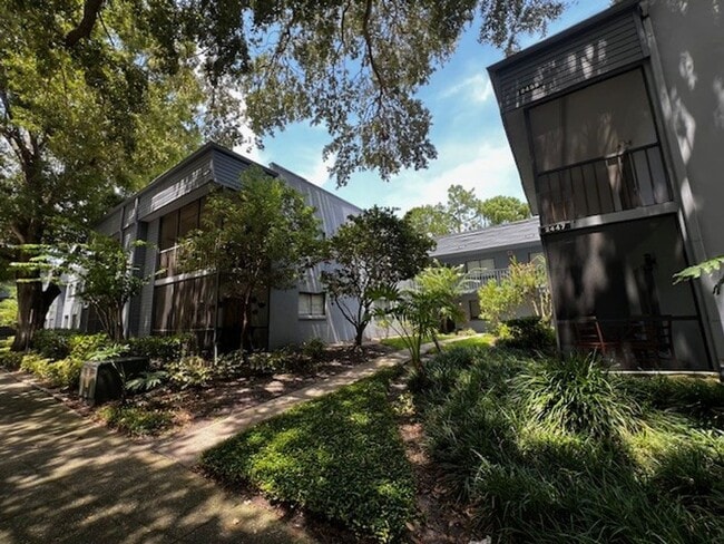 Photo - MOVE IN NOW!! 2ND FLOOR CORNER 2x2 UNIT WITH SCREENED IN PORCH! Apartment