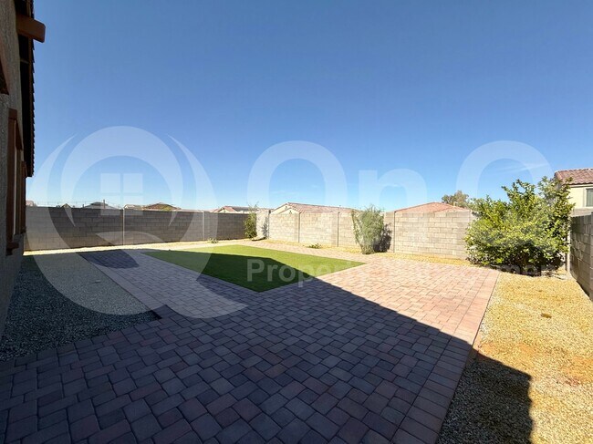 Foto del edificio - 12742 W Tuckey Ln