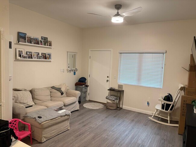 Foto del edificio - 315 Hillside Ct