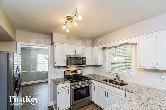 Building Photo - 701 Whitby Ct