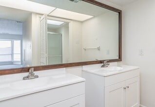 Interior Photo - Bexley House