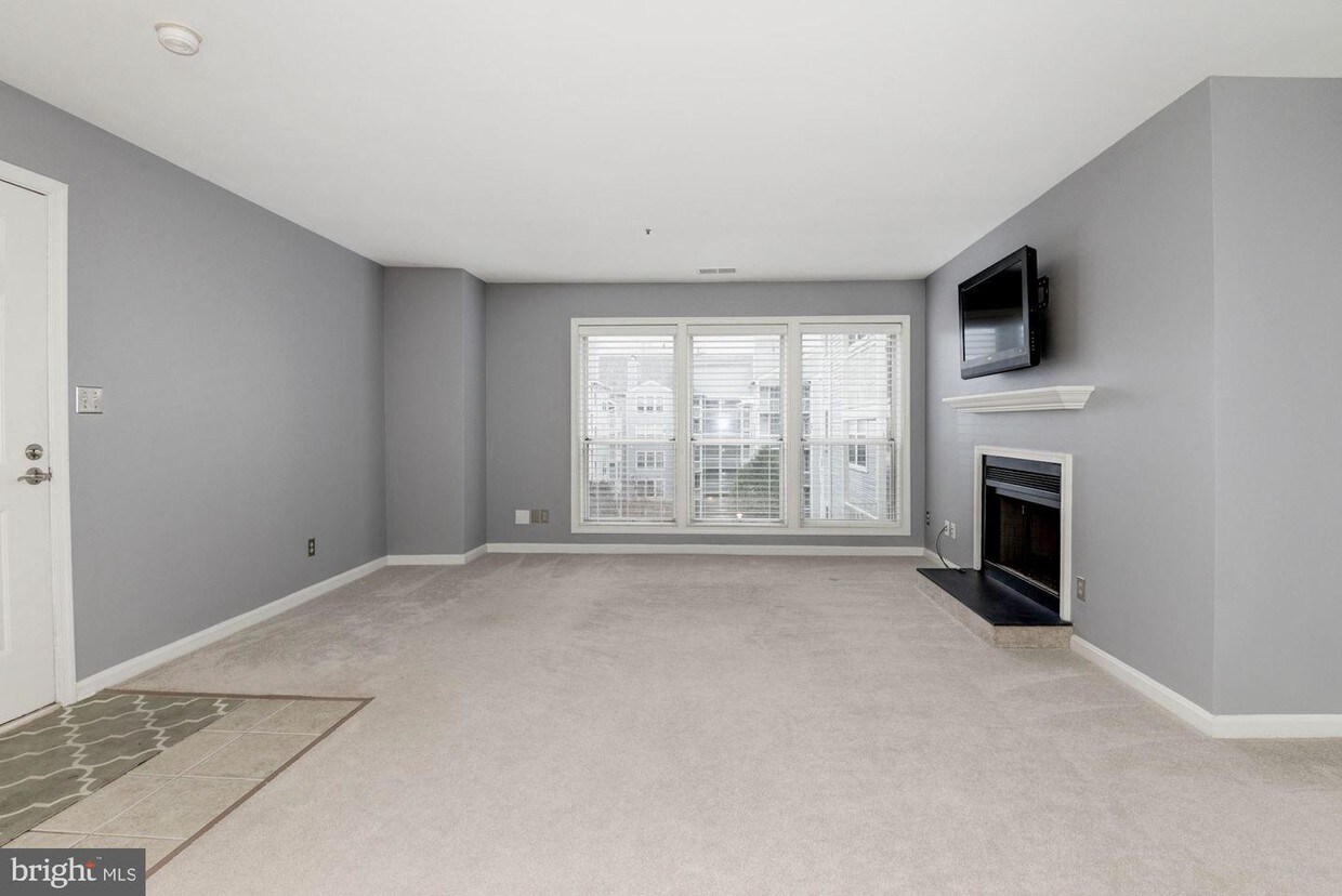 3178 Summit Square Dr Unit 3D12, Oakton, VA 22124 Apartment for Rent