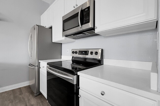 Building Photo - $1,880 - 1 Bed, 1 Bath Condo in Denver in ...