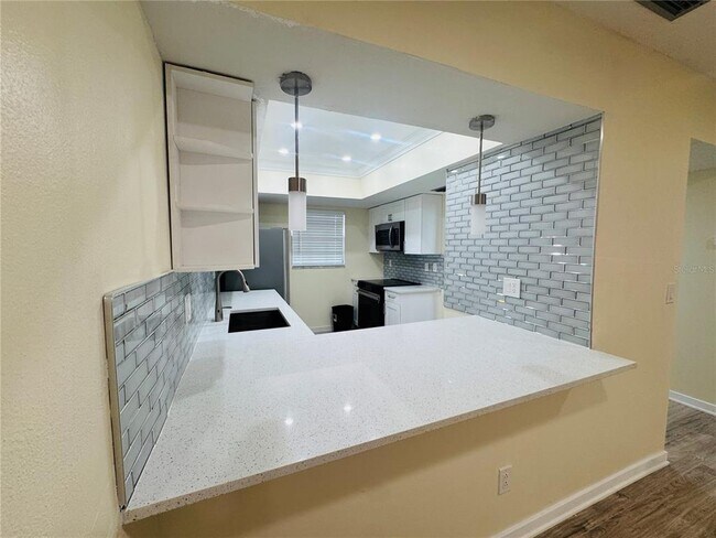 Foto del edificio - 1750 Belleair Forest Dr