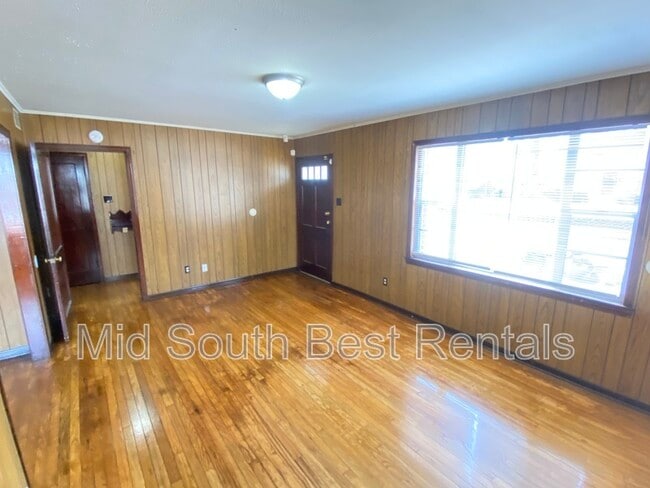 Building Photo - 1086 Goodman St