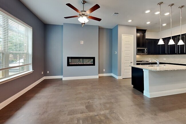 Foto del edificio - 4417 Benton Ln