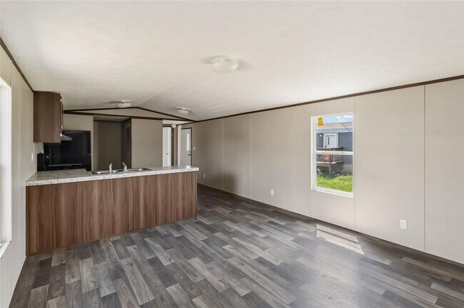 Foto del edificio - 5670 US-290