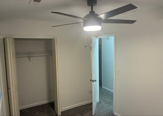 Foto del edificio - 3910 Dunbar Ave