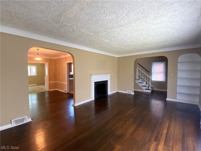 Building Photo - 3889 Grenville Rd