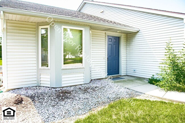 Building Photo - Fort Wayne Rising 1420/1422 Flagstone