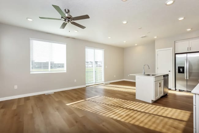 Building Photo - 6051 Lower Brk Ln